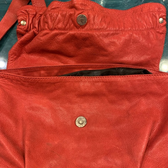 ByBios red Italian leather crossbody bag - Picture 3 of 8